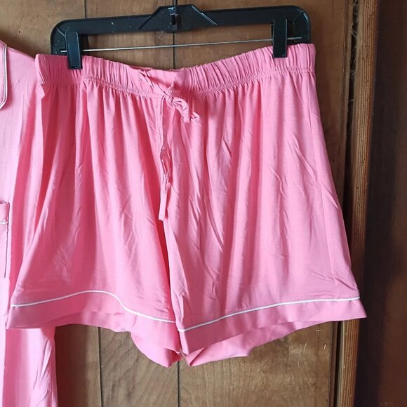 Discount Divas Women's Coral Pink Pj Set Top Shorts Pajamas Size XL NWT - Picture 4 of 4